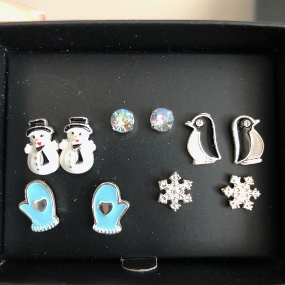 Avon winter-themed pierced earrings set - Picture 1 of 3
